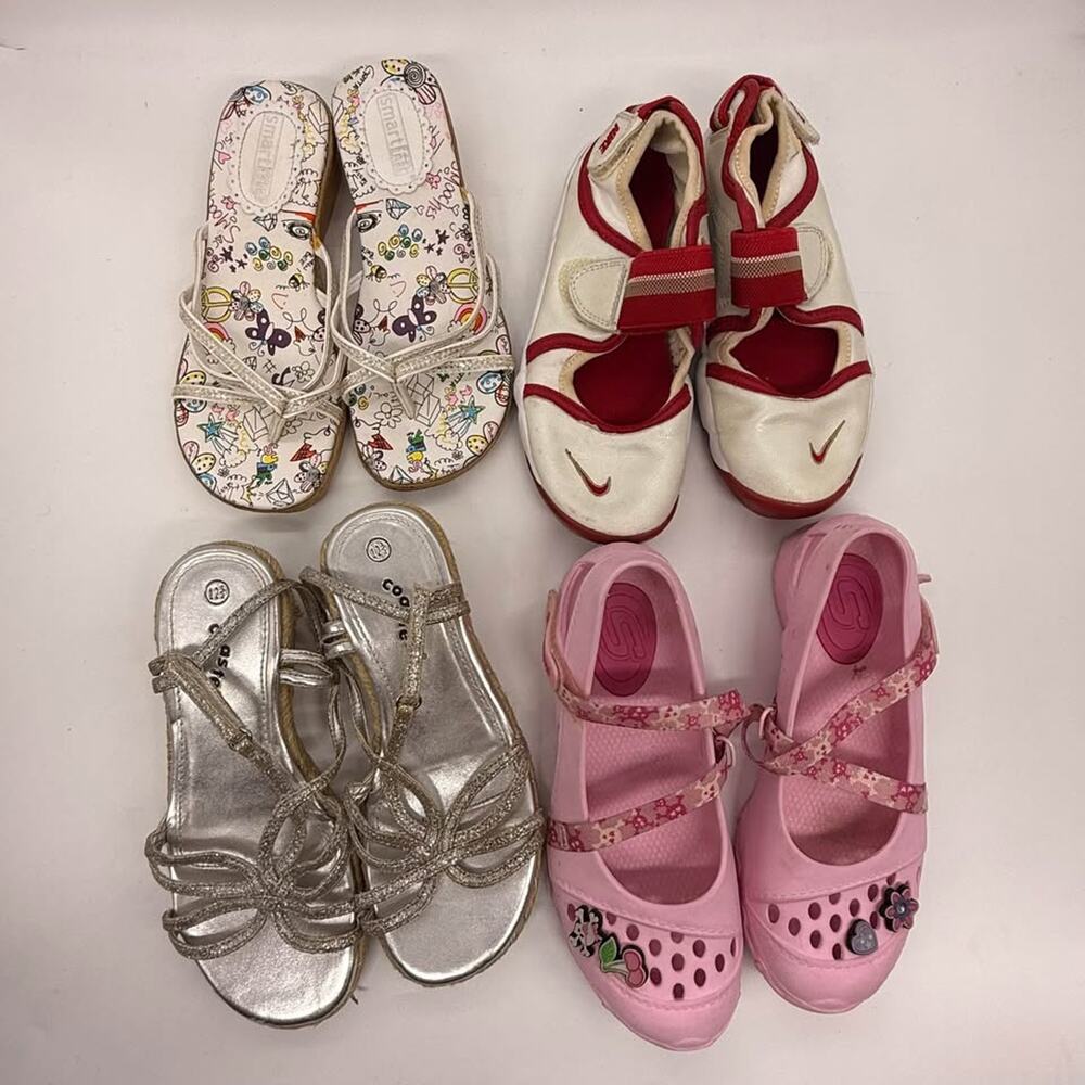 Sz Girls 12.5-13.5 Kids - Girls Shoe Lot 4 Pairs (Nike, Skechers, Smartfit)